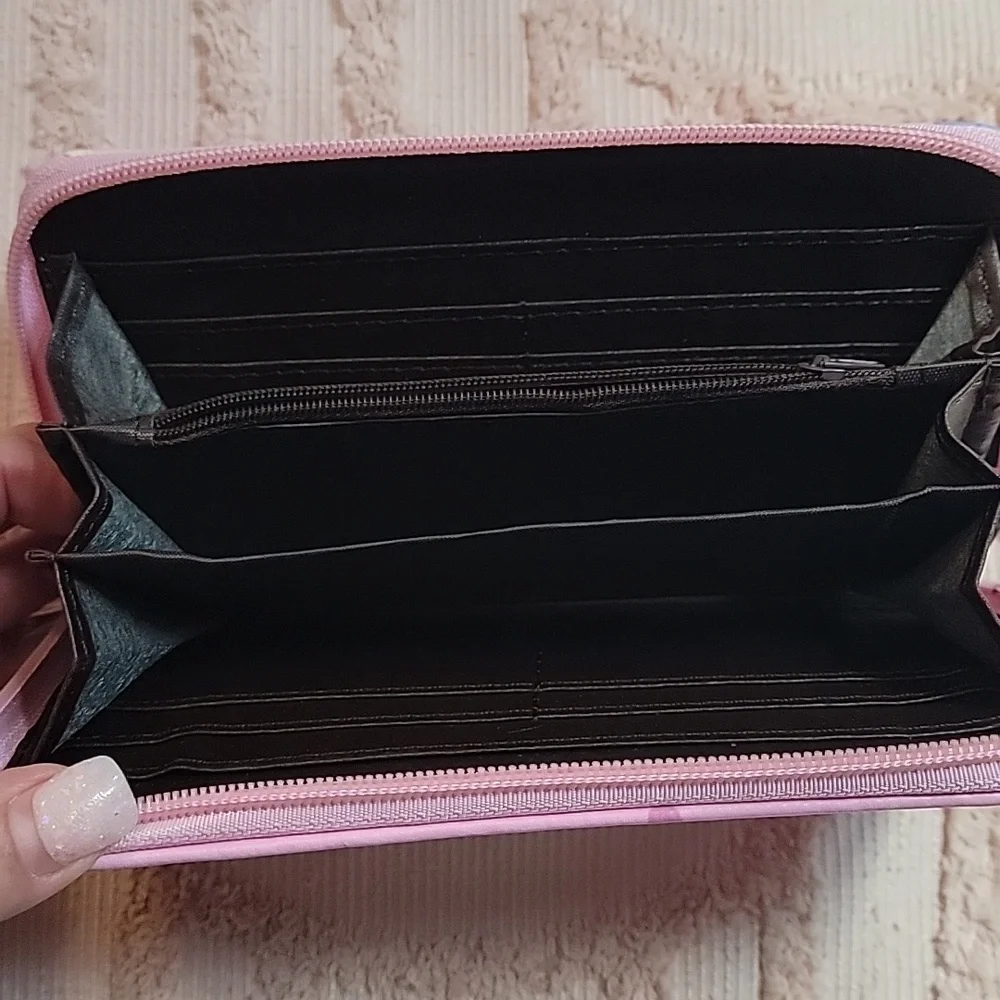 Hello Kitty Multi-slots card holder, purse for daily use, pink. NWOT.